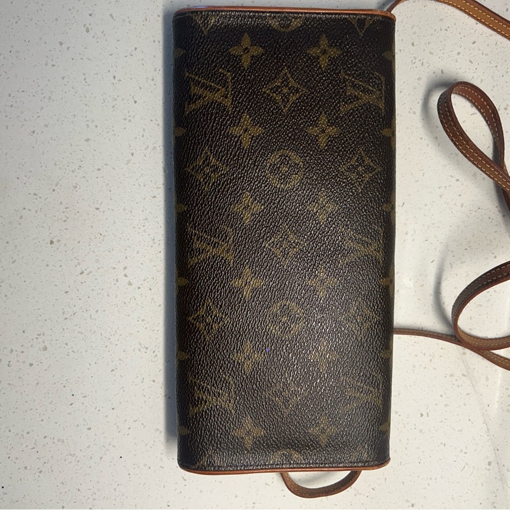Louis Vuitton Brown Crossbody Bag - Picture 2 of 11